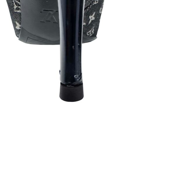 Louis Vuitton Gray Canvas Logo Ankle Boots with Buckles and Pointed Toes EU 39.5 - Picture 12 of 13